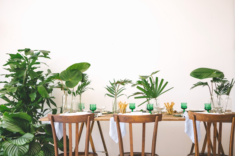 Tropical mid-century modern table decor