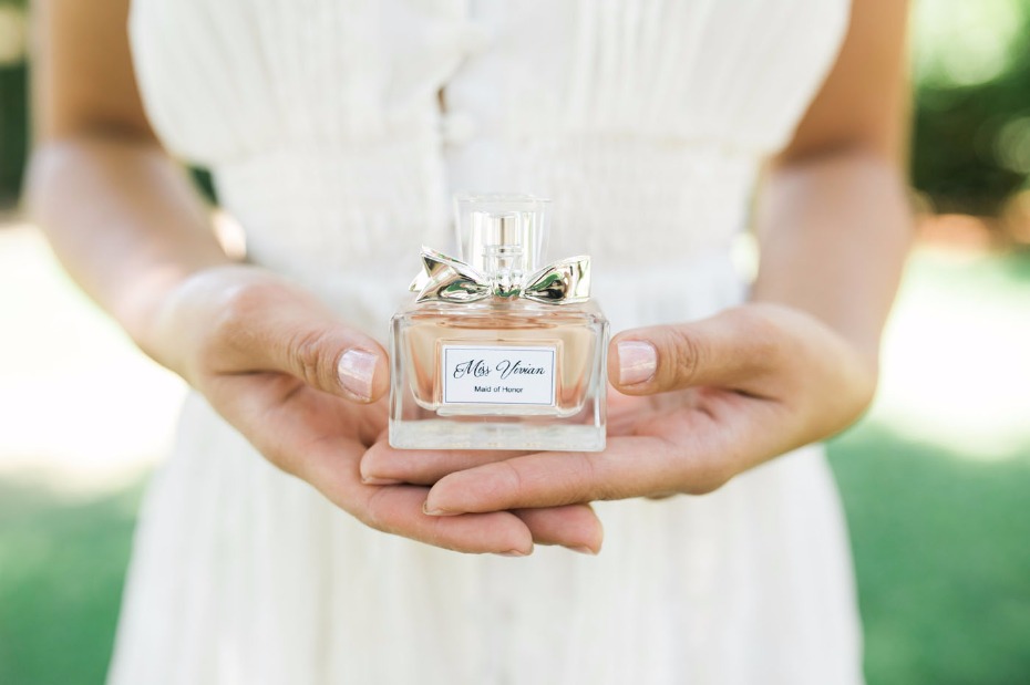 Perfume bottle favors with DIY tags