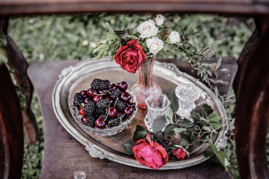 small wedding bar rose garden decor