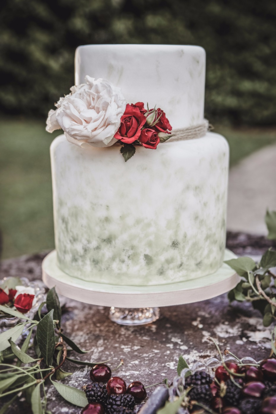 rose garden wedding cake idea