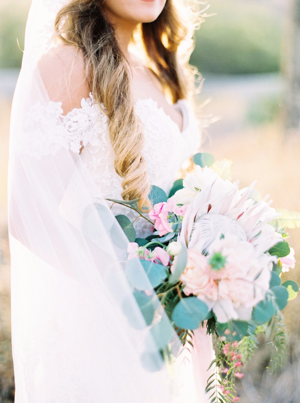 sea-meets-sand-in-this-tropical-themed