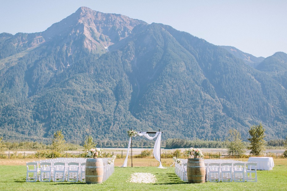 Outdoor ceremony at Fraser River Lodge