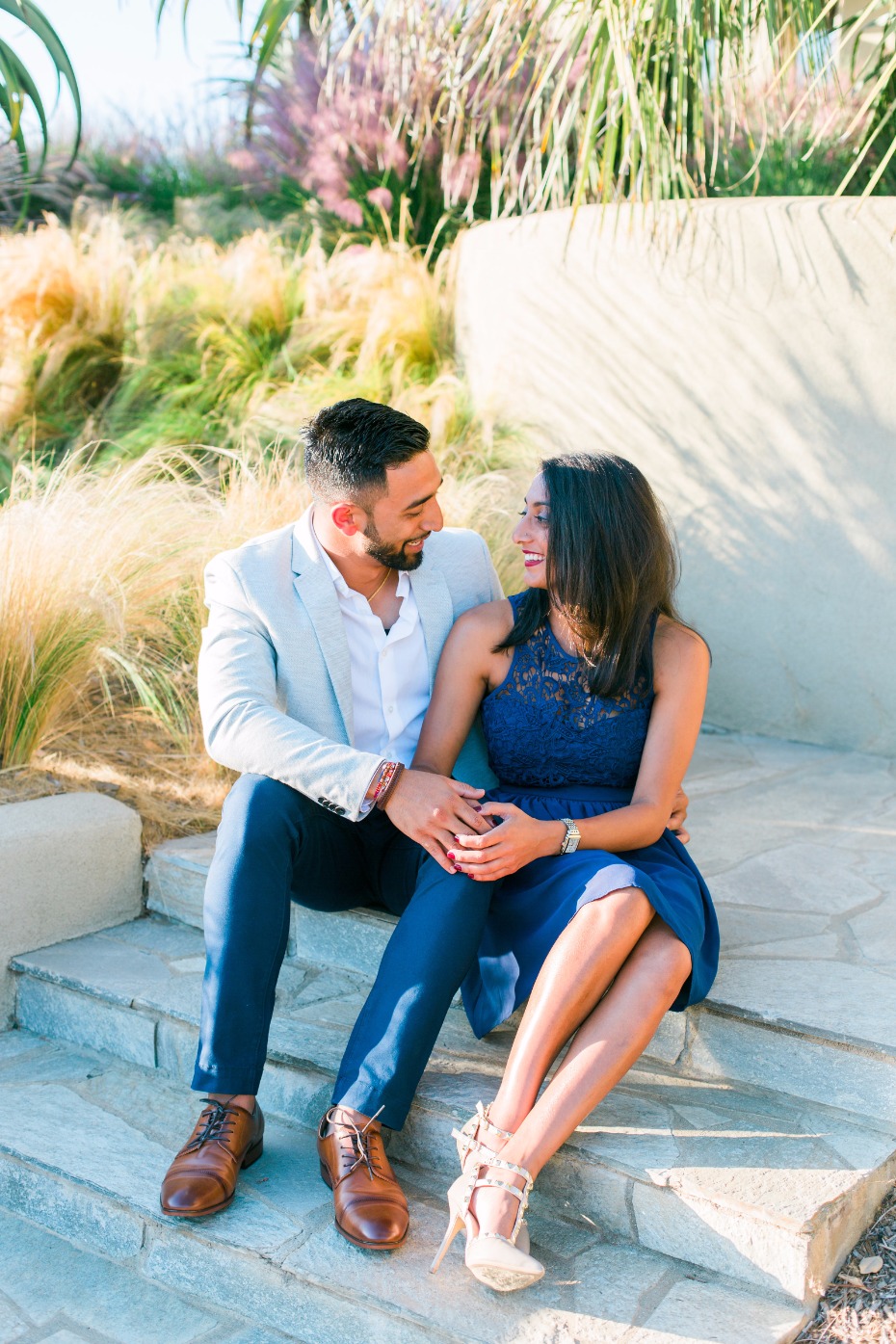 cute engagement shoot outfit ideas
