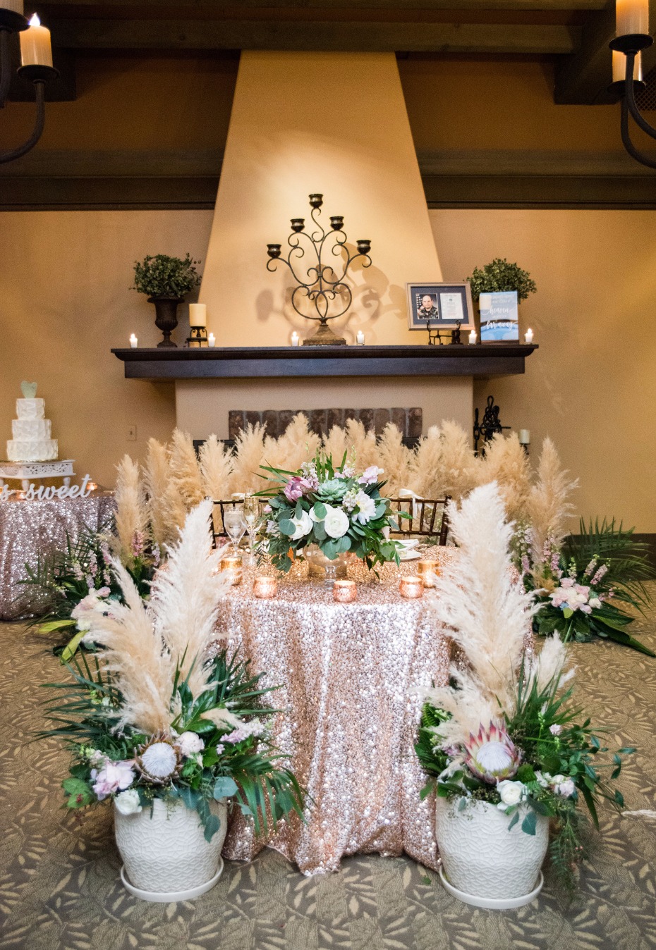 romantic and glam desert tropical chic sweetheart table