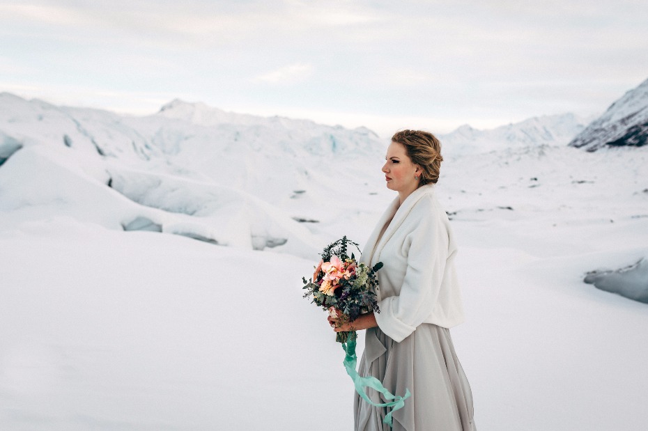 winter wedding ideas in Alaska