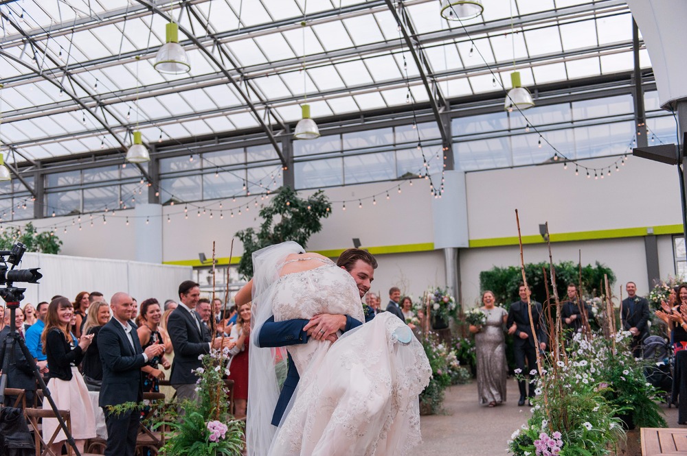 you-ve-never-seen-a-greenhouse-wedding