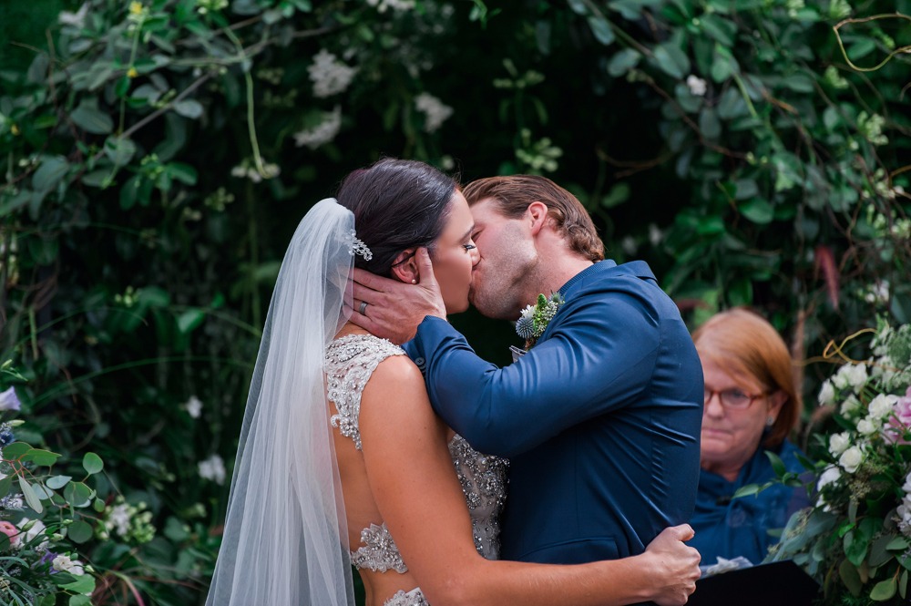 you-ve-never-seen-a-greenhouse-wedding