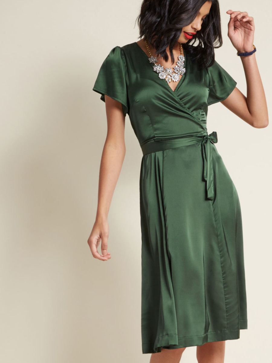 10 Super Cute Holiday Dress Picks All for Under $100