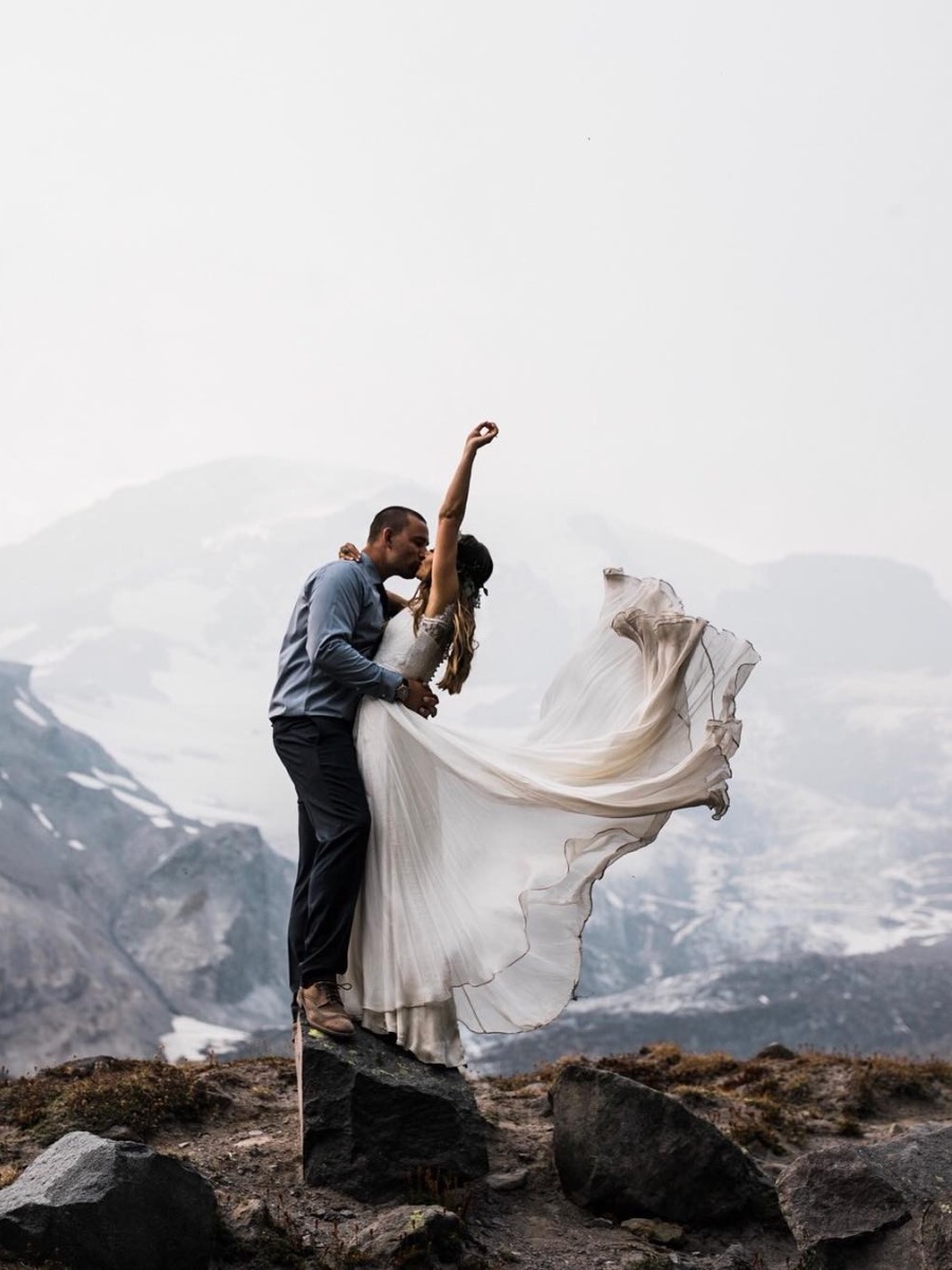 20 Epic Wedding Photos of 2017