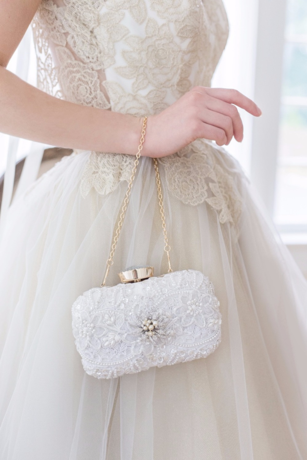 639845_couture-bridal-clutches-by-cloe-noel