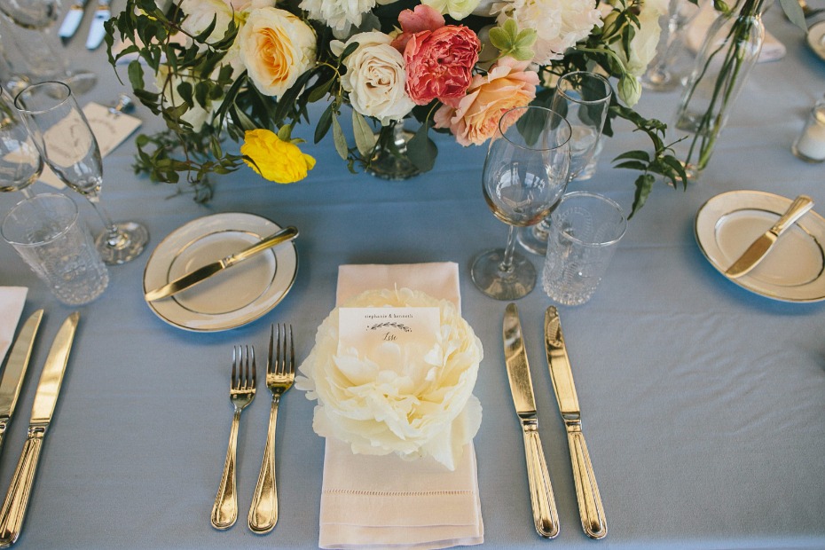 grey blue wedding table decor