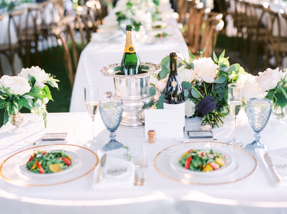 elegant and romantic sweetheart table