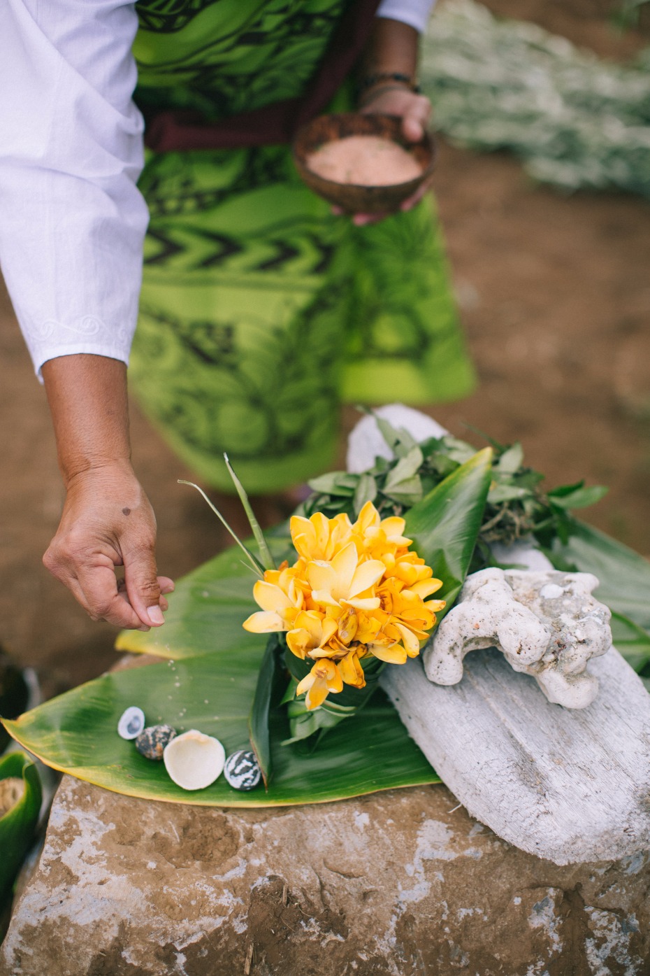 traditional Hawaiian wedding ceremony