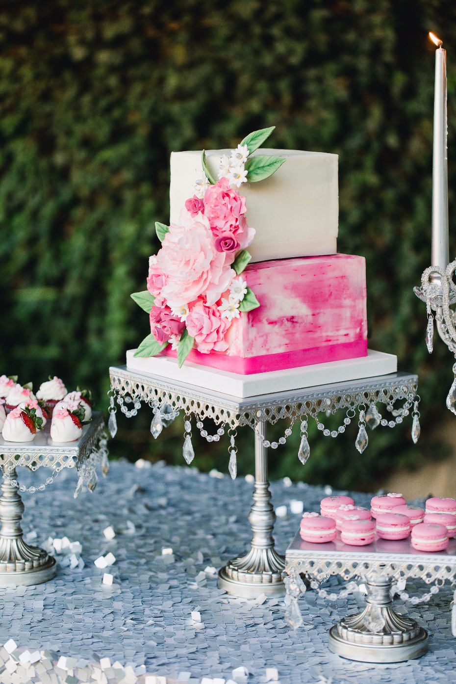 Luxurious Chandelier Square Cake Stand from Opulent Treasures #cakestand #weddingcake # luxurywedding