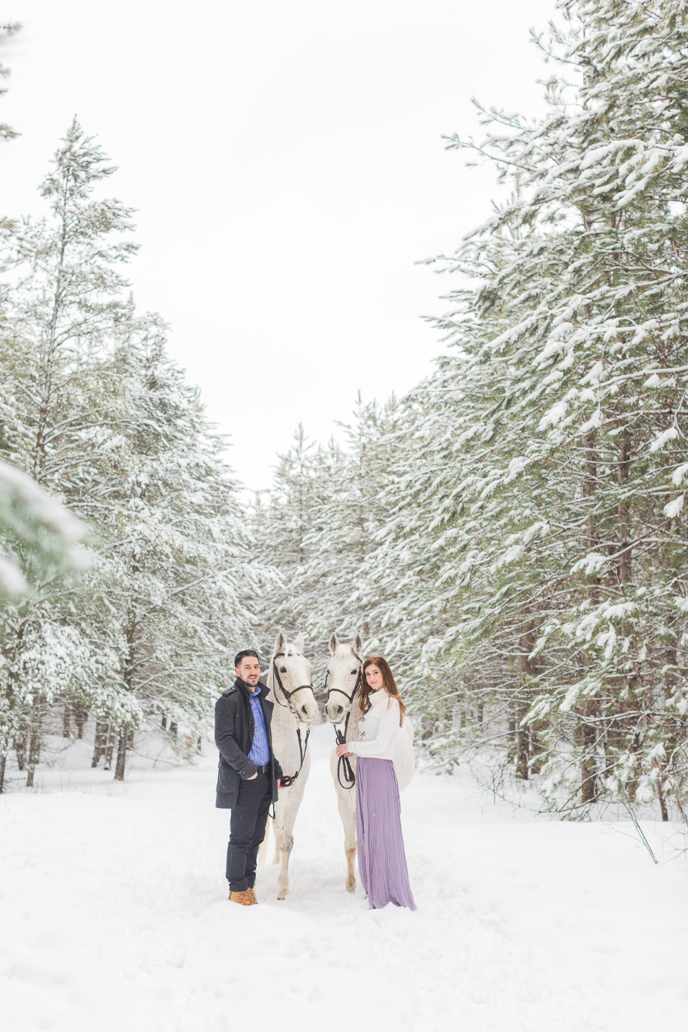 onelovetwohorsesandatonofsnowengagementshoot04