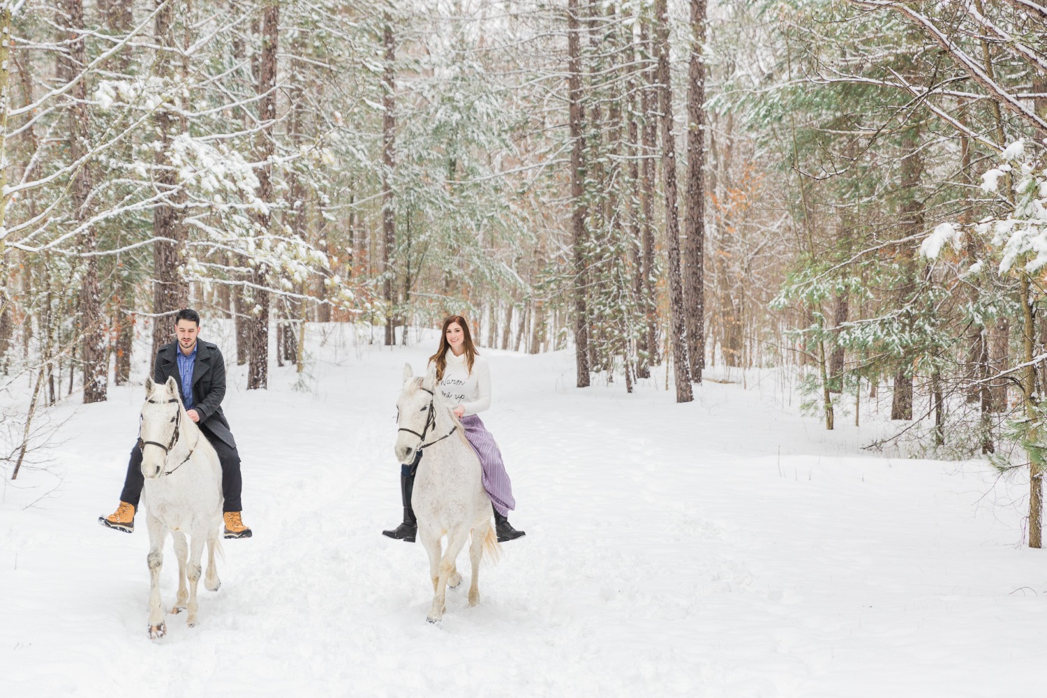 onelovetwohorsesandatonofsnowengagementshoot31