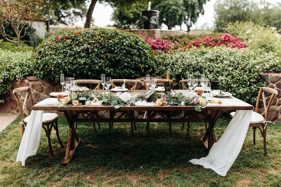 outdoor wedding table set up for your organic glamorous wedding
