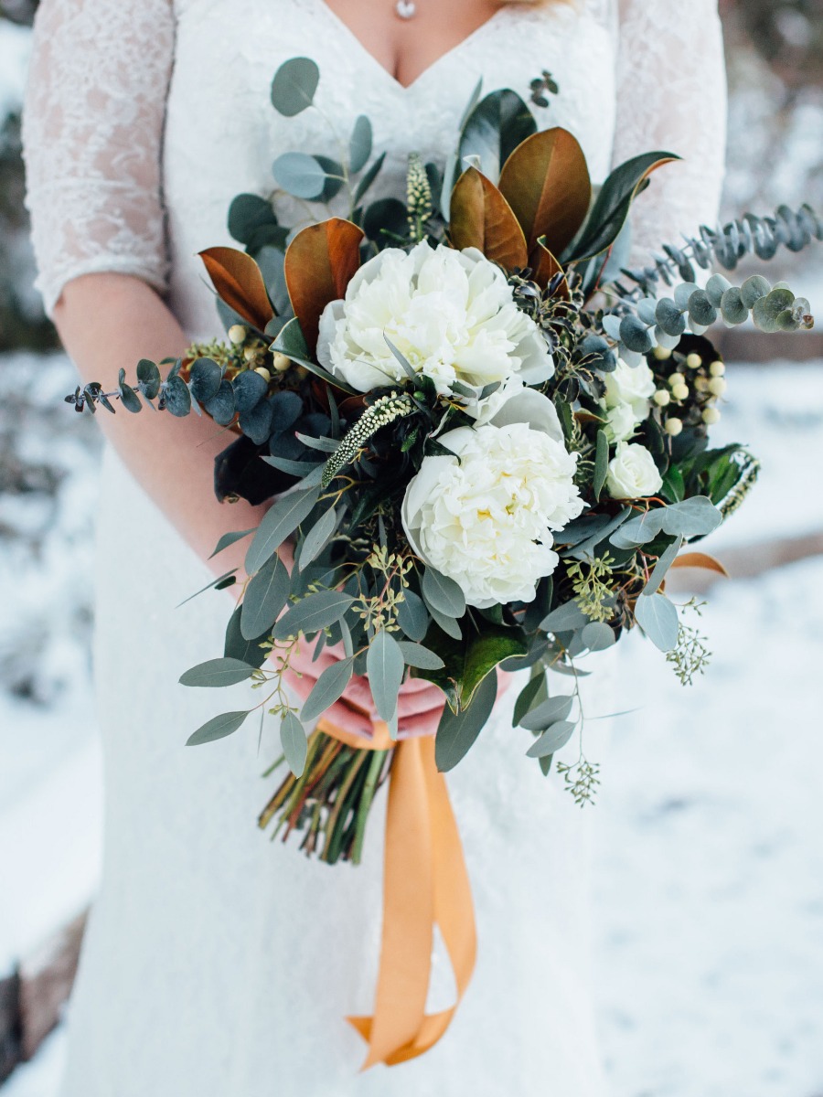 A Surprise Snow Storm Made this Wedding a Winter Wonderland
