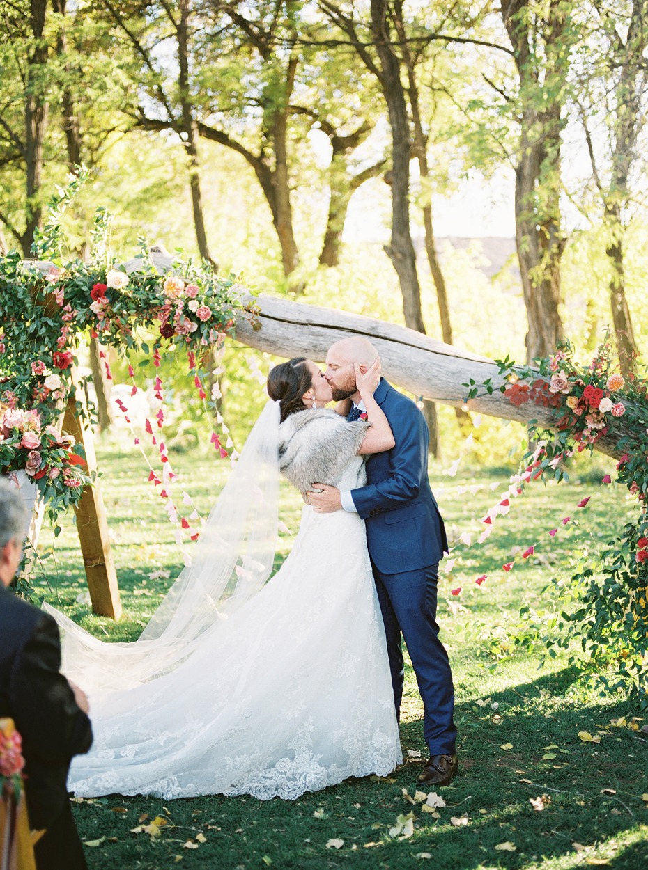 wedding kiss