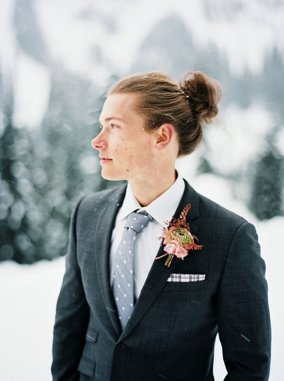 groom style for your winter wedding