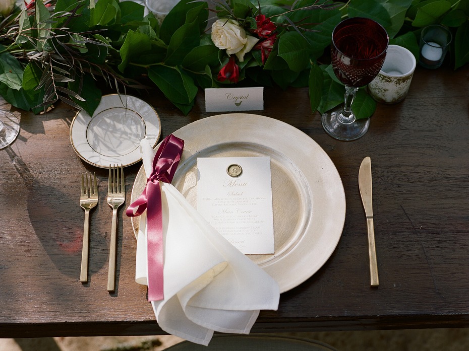simple and elegant wedding place setting