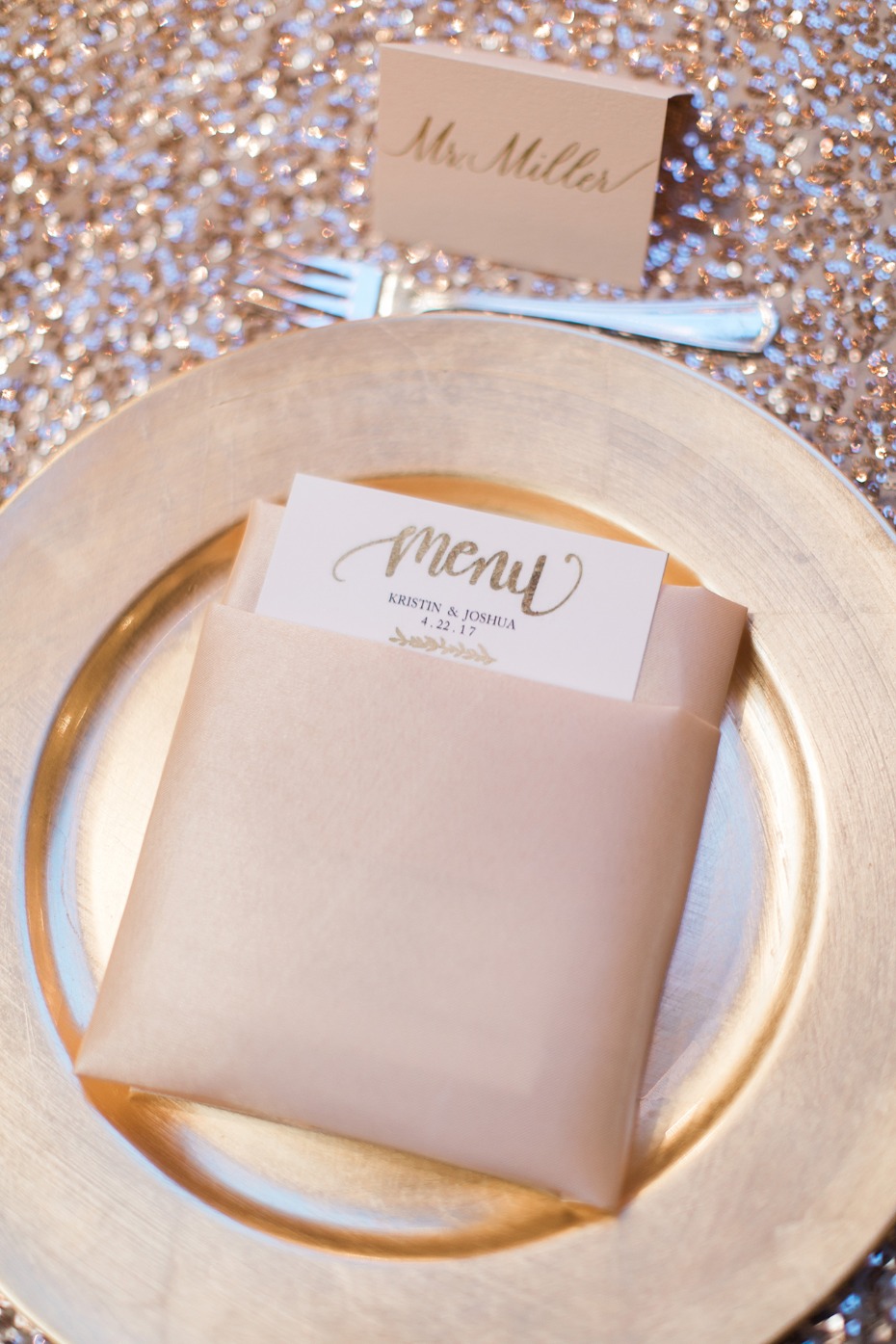 gold wedding place setting