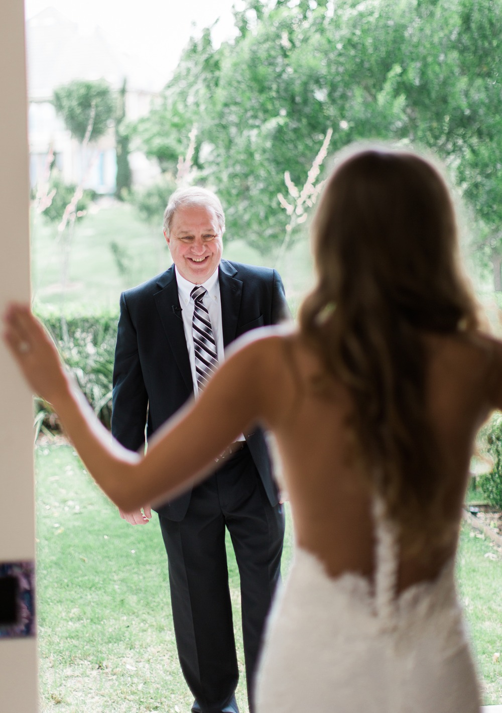 how-to-have-a-glamorous-pastel-wedding