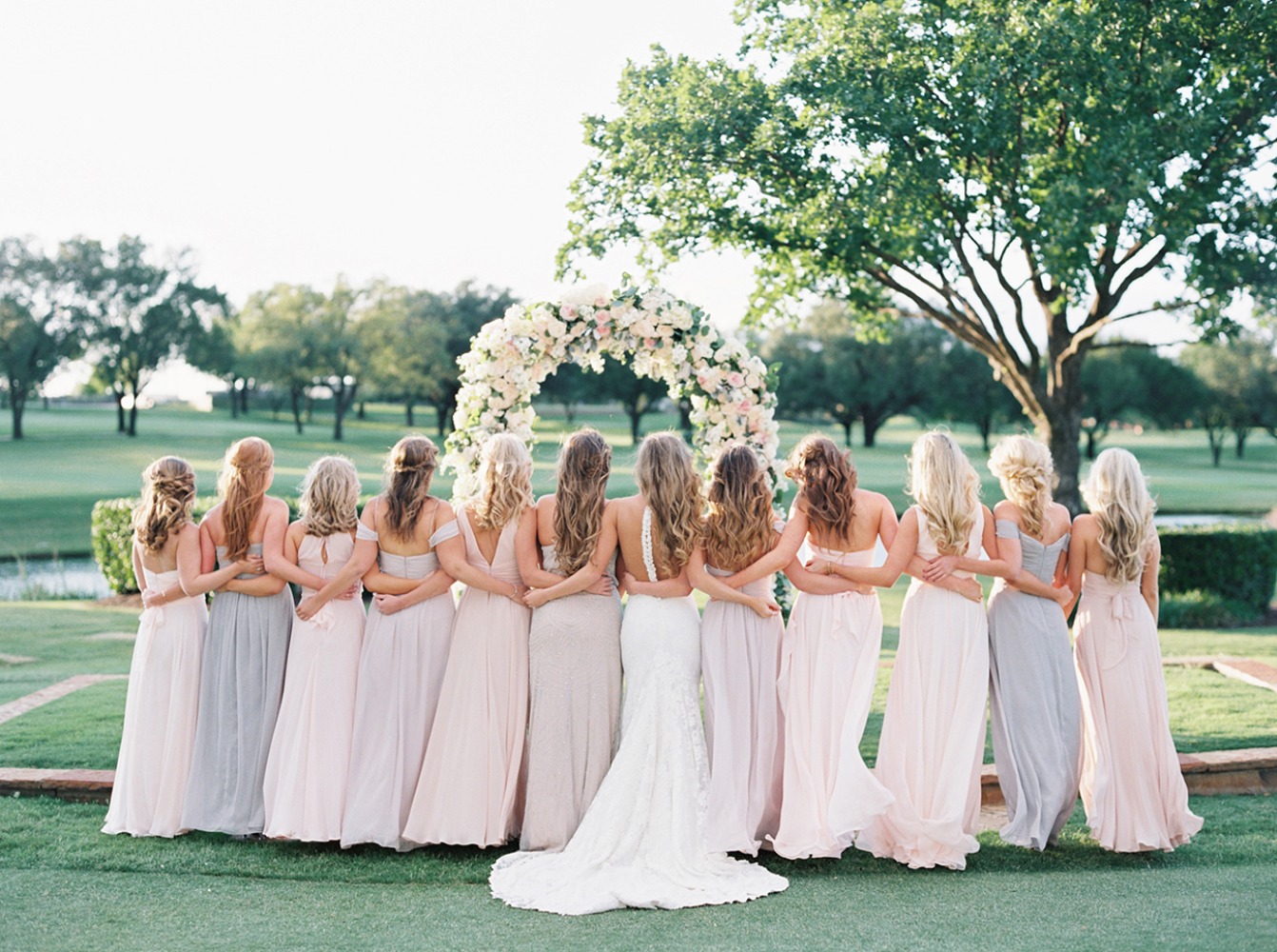 how-to-have-a-glamorous-pastel-wedding