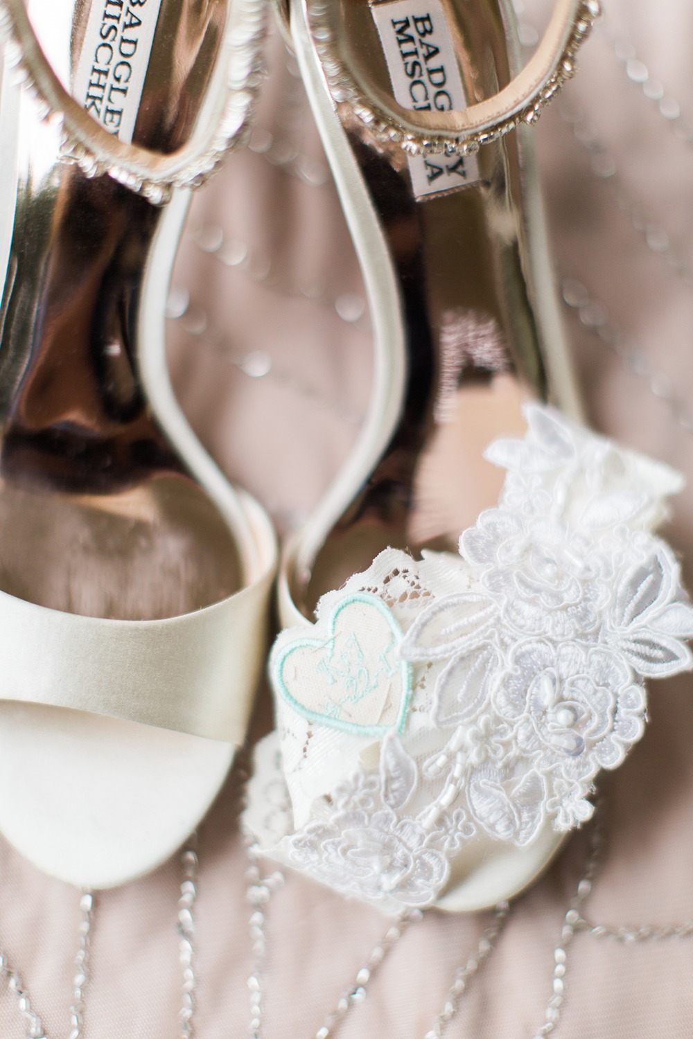 how-to-have-a-glamorous-pastel-wedding