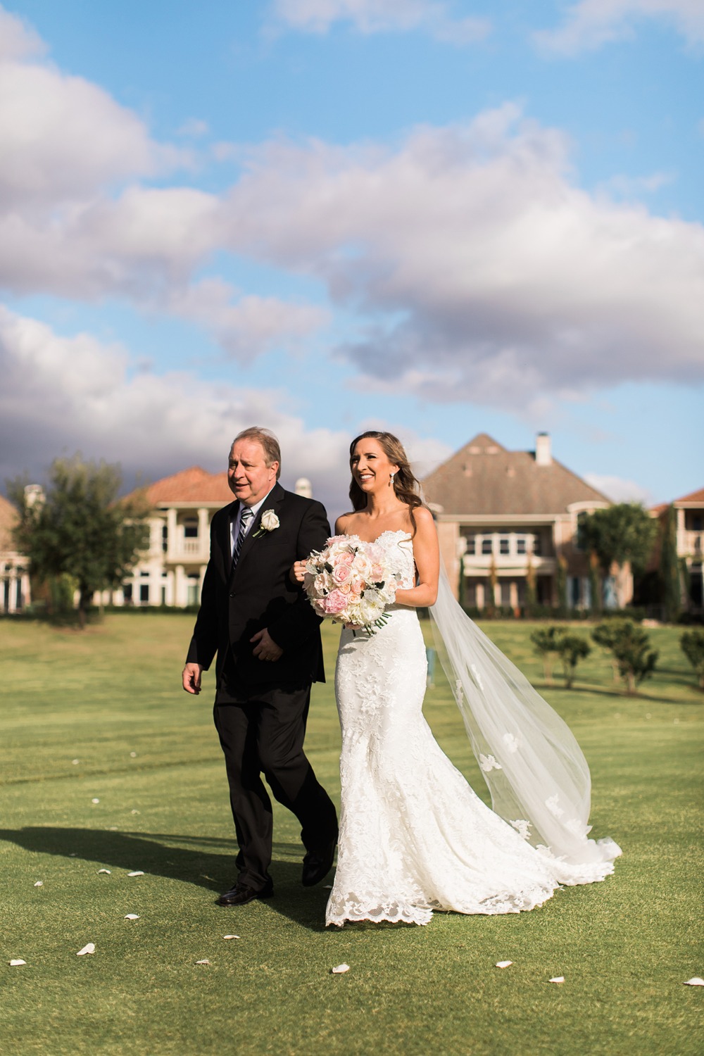 how-to-have-a-glamorous-pastel-wedding