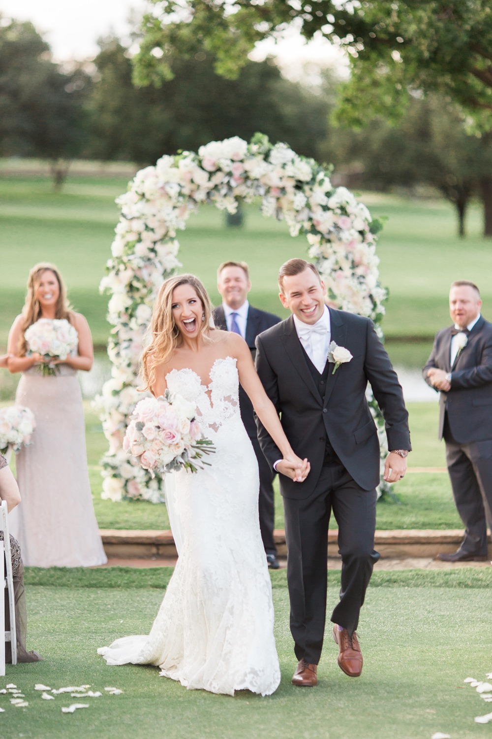 how-to-have-a-glamorous-pastel-wedding
