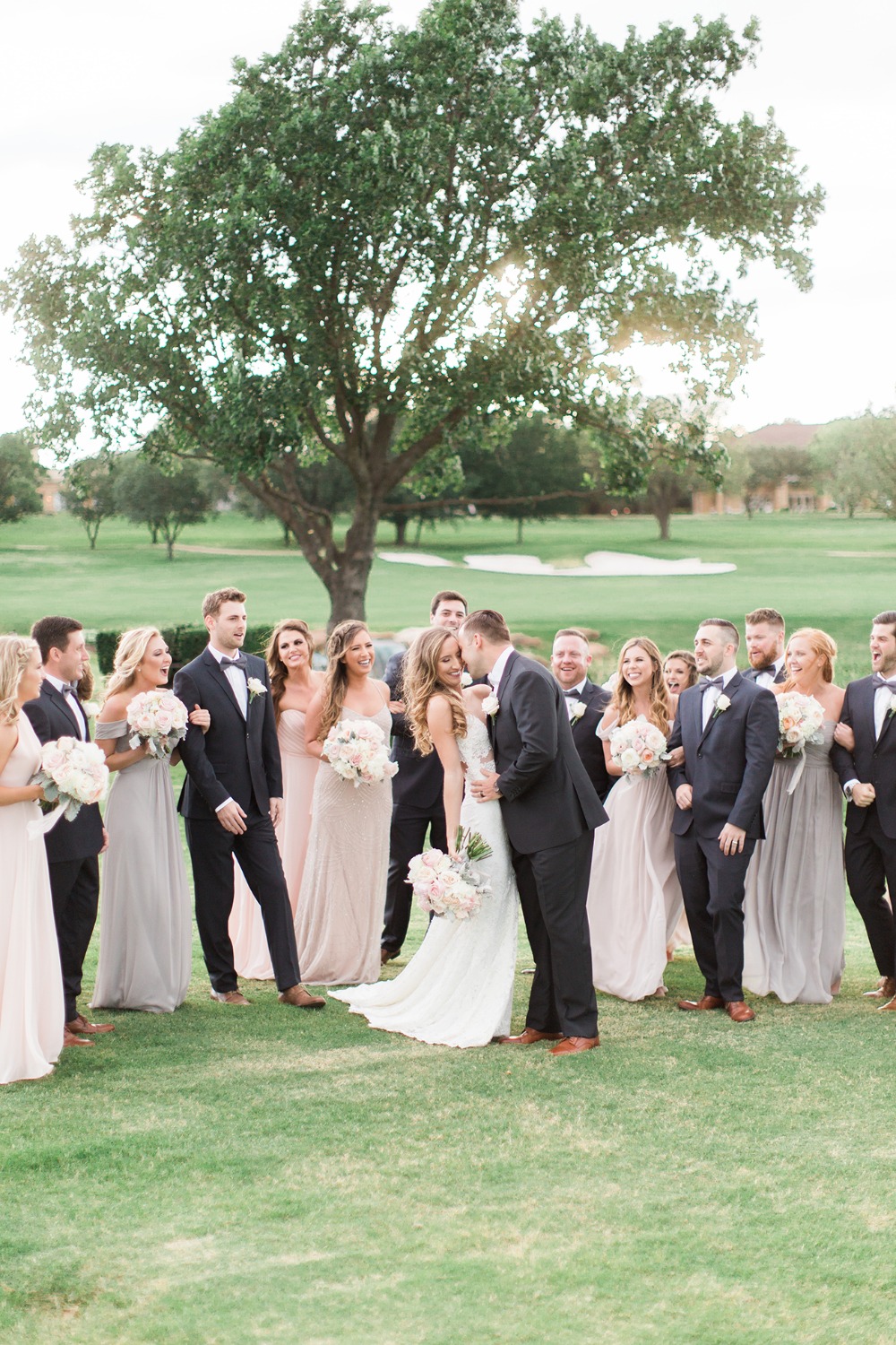 how-to-have-a-glamorous-pastel-wedding