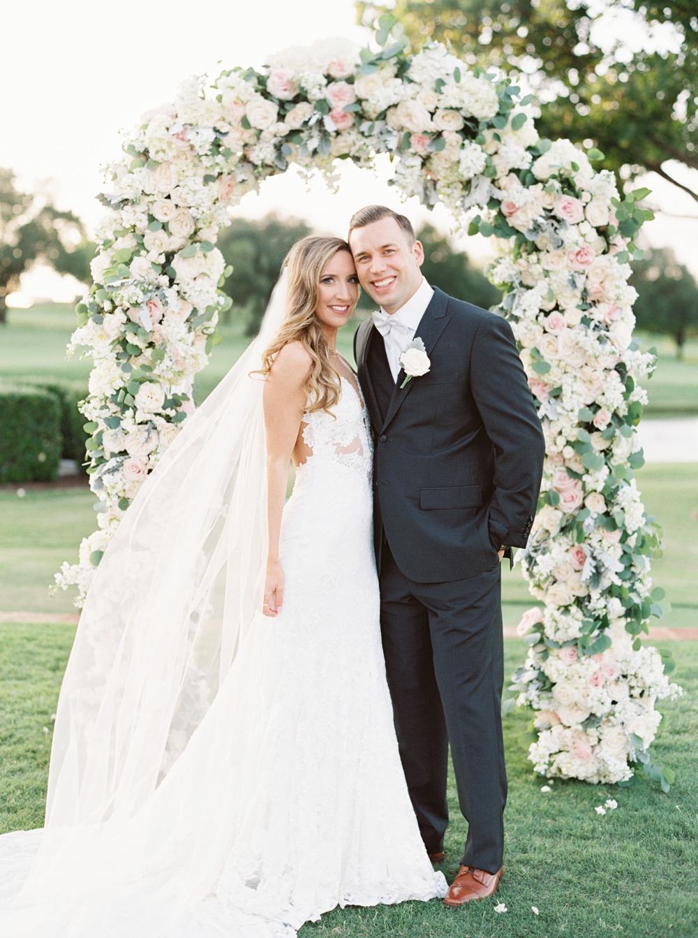 how-to-have-a-glamorous-pastel-wedding