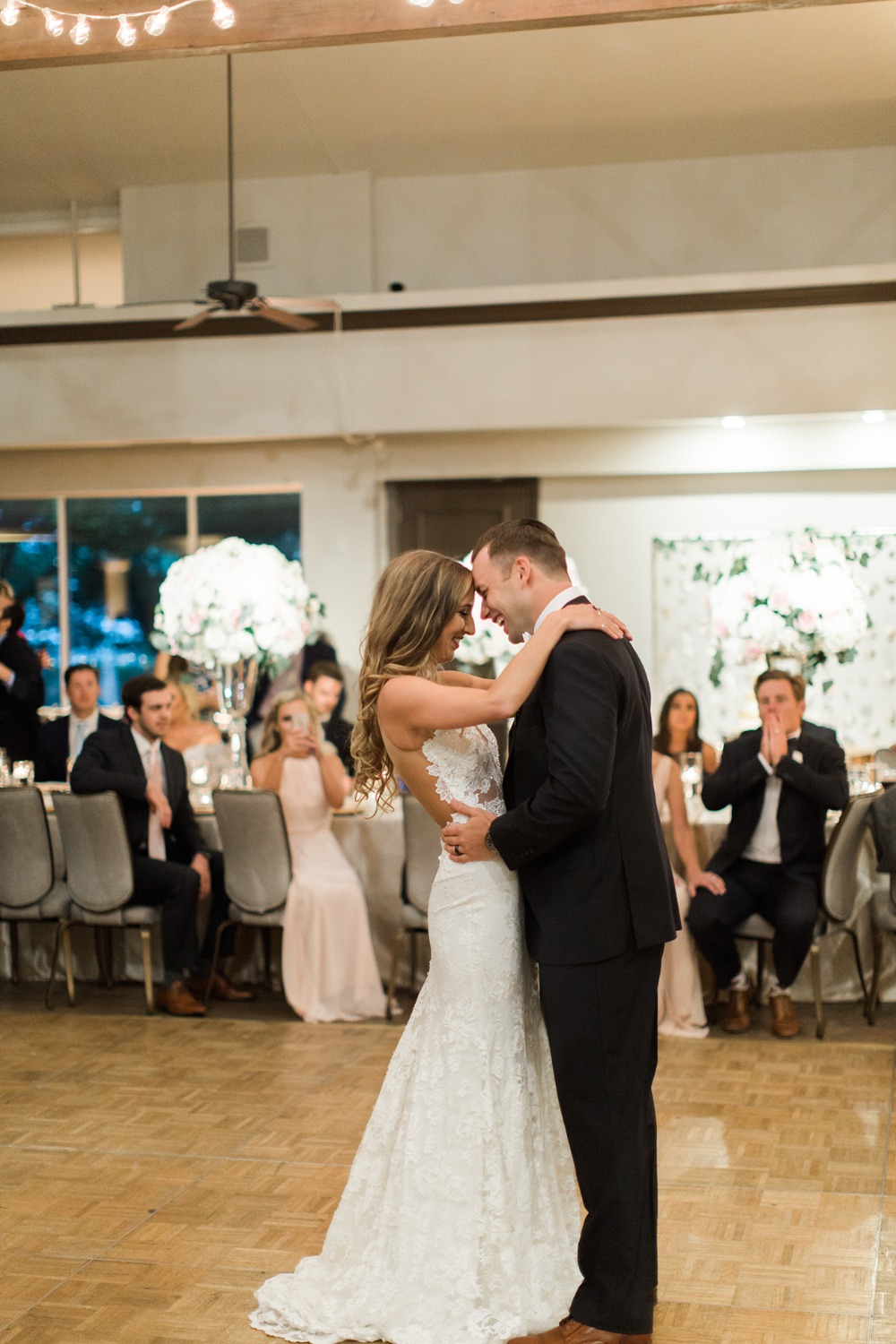 how-to-have-a-glamorous-pastel-wedding