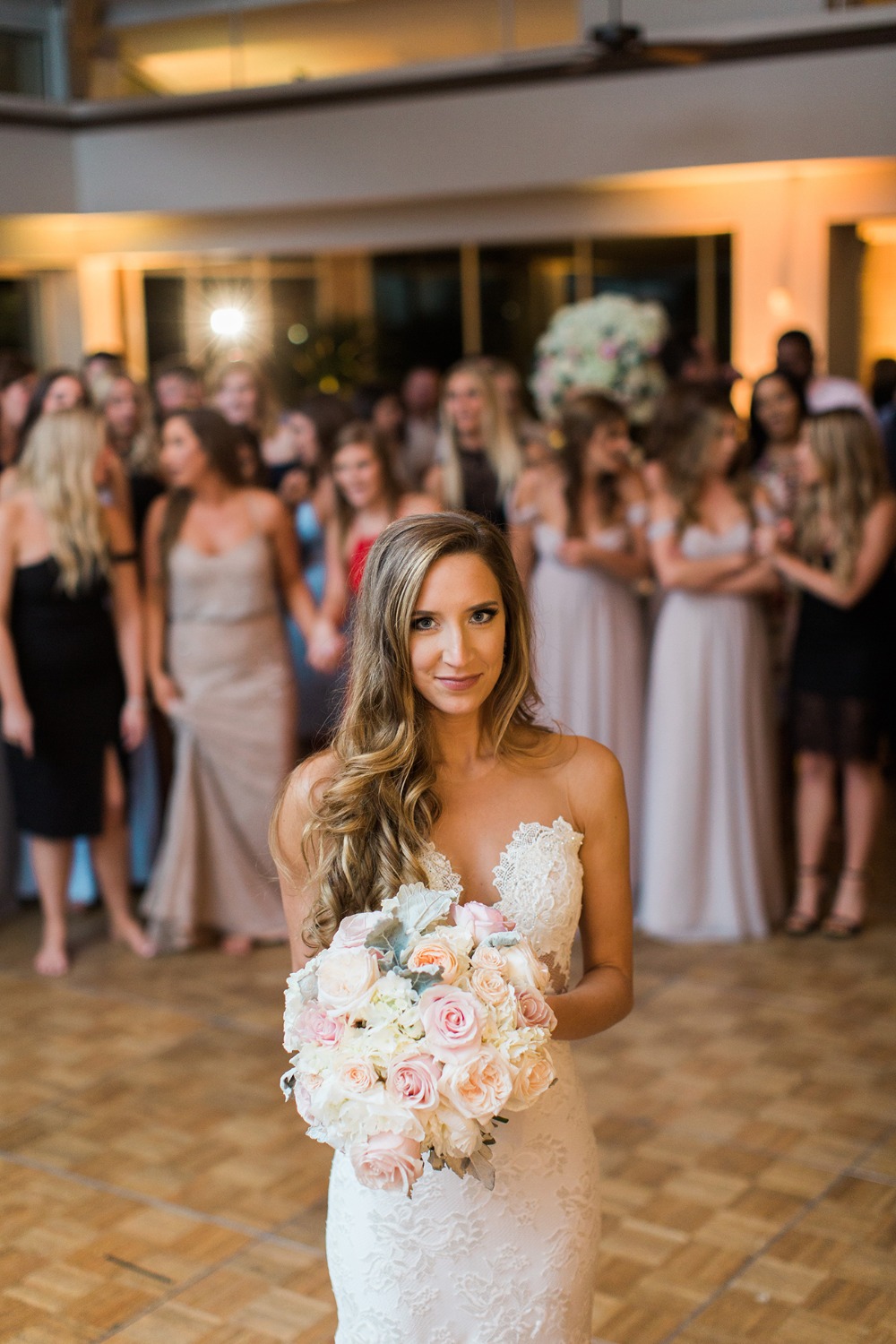 how-to-have-a-glamorous-pastel-wedding