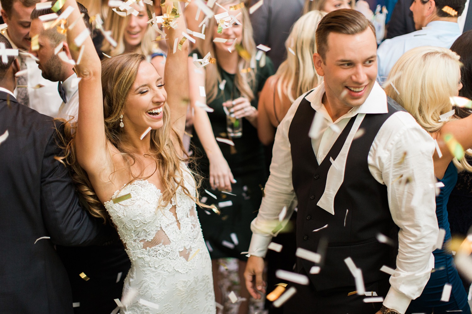 how-to-have-a-glamorous-pastel-wedding