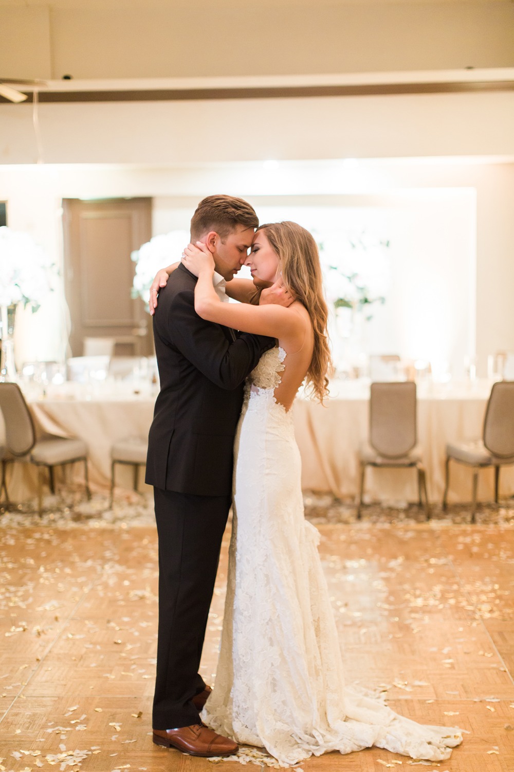 how-to-have-a-glamorous-pastel-wedding