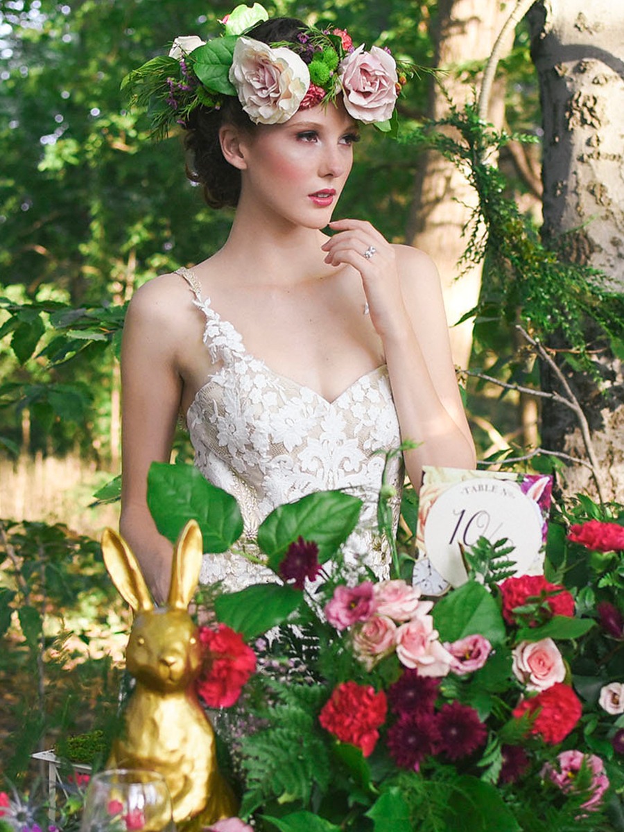 How To Have A Whimsical Wedding Inspired By Alice In Wonderland