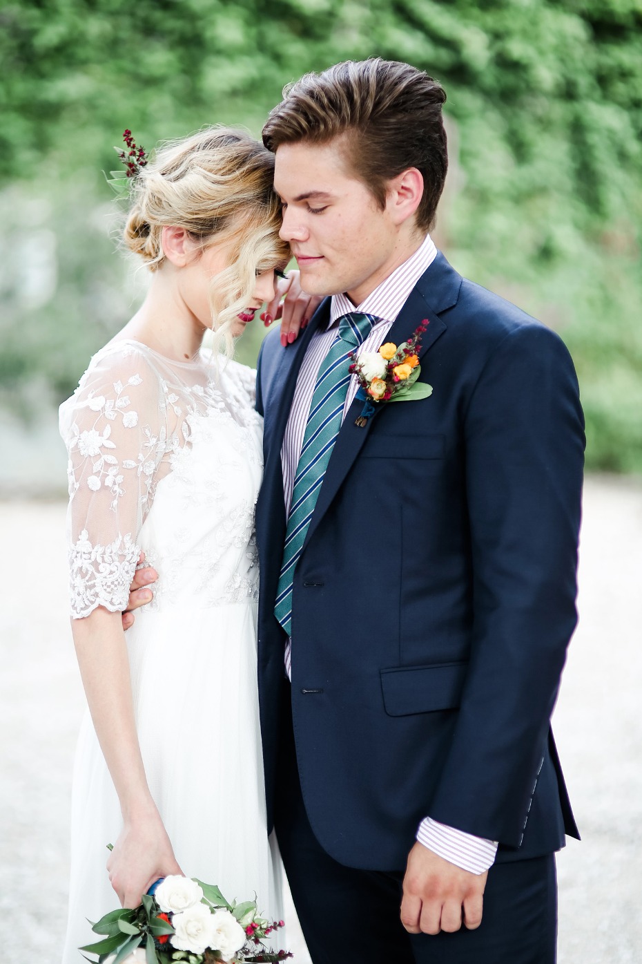 bride and groom style for a modern boho chic wedding
