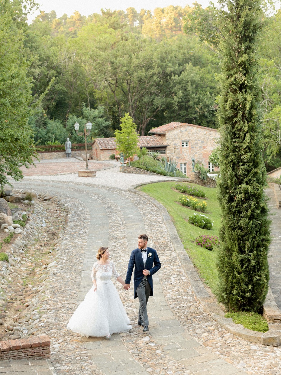 Who wants to get married in Tuscany?