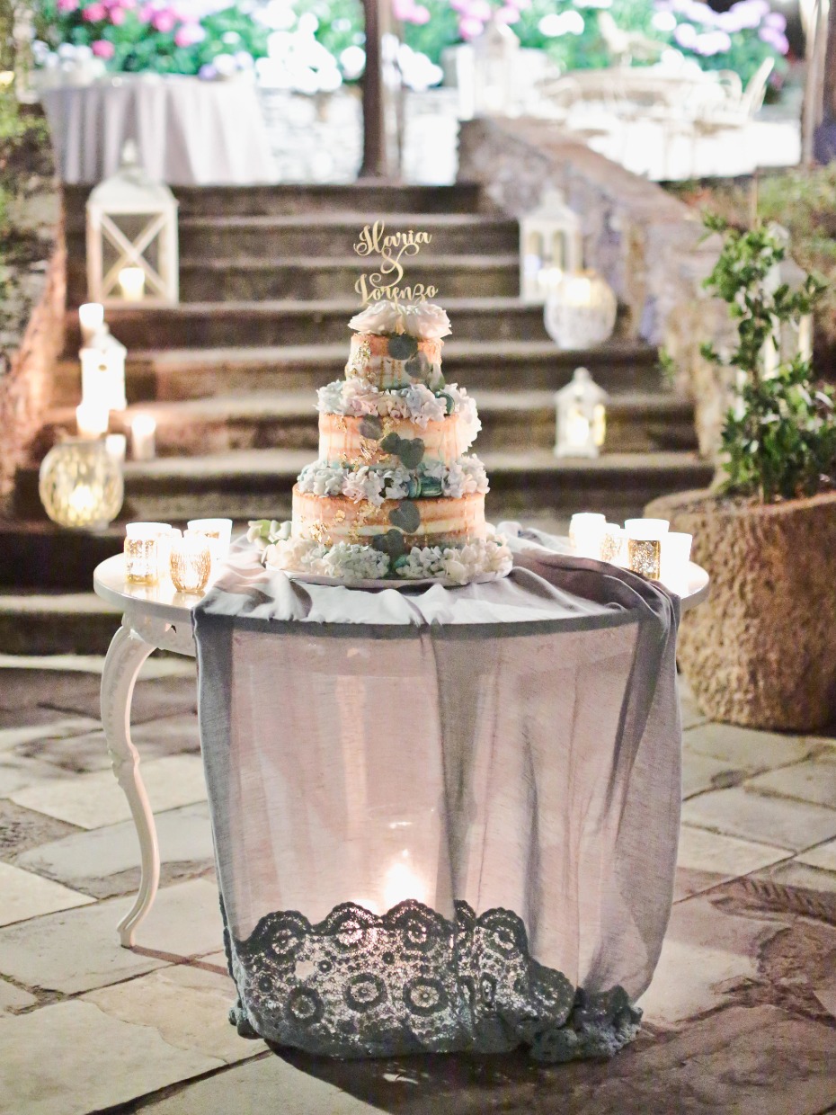 Dreamy cake table