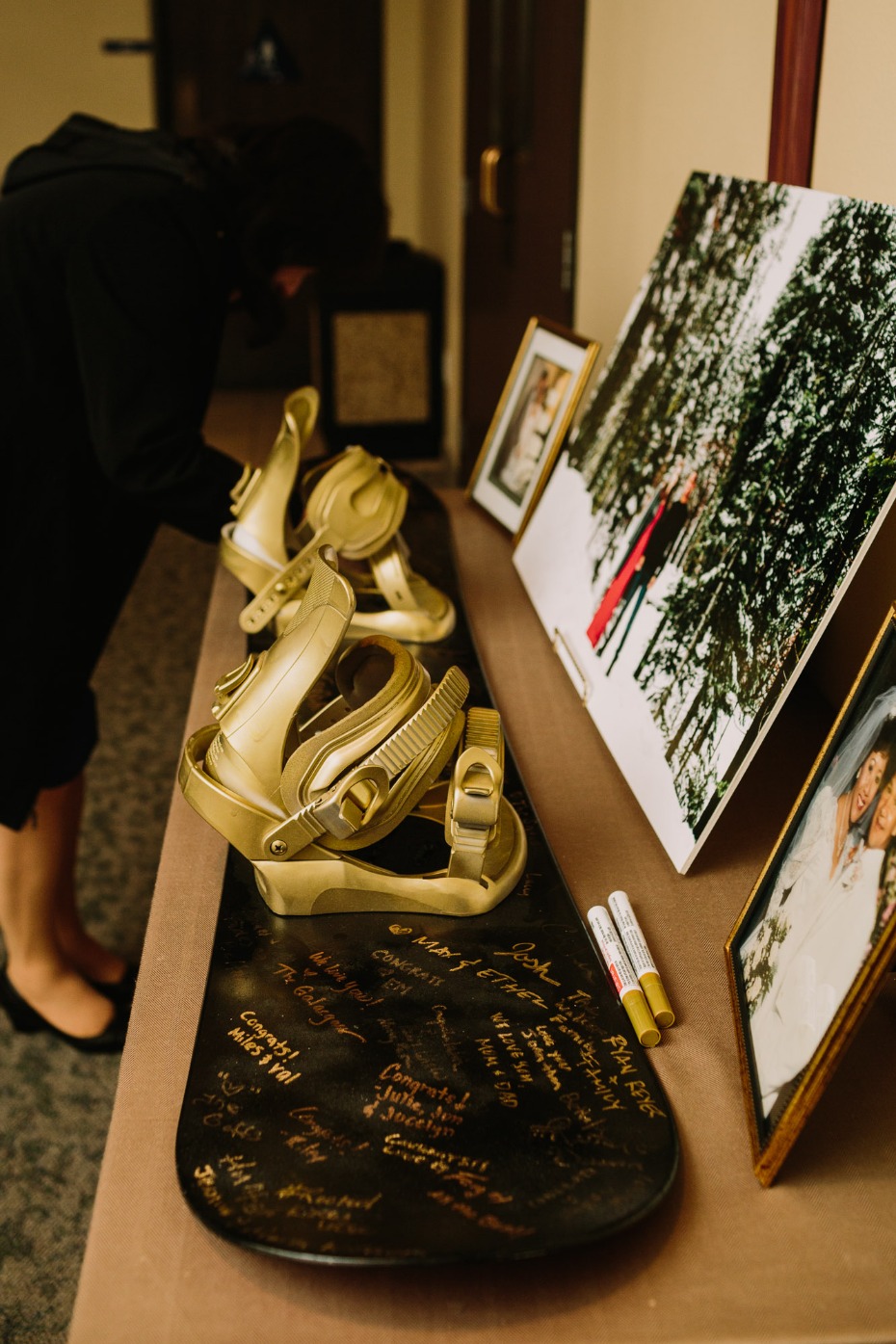 Snowboard guestbook