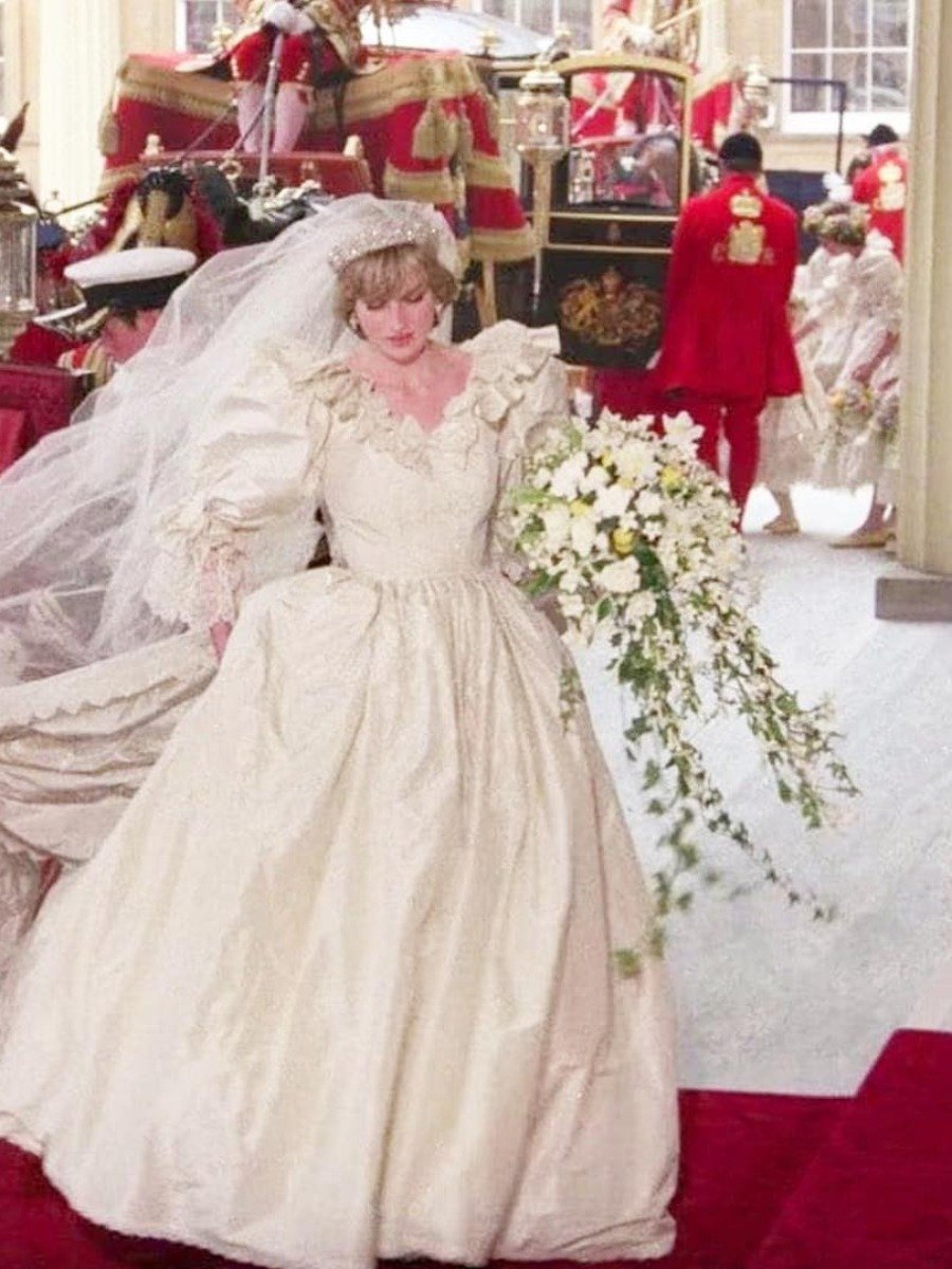Princess Diana’s Bridal Gown Designer Will Debut a New Line