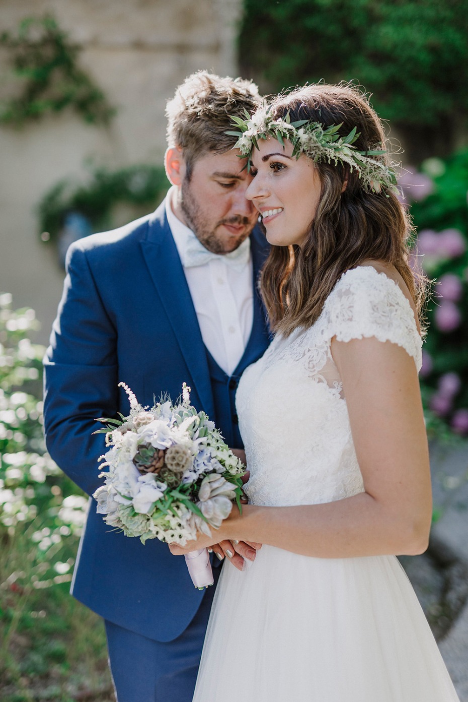 sweet bride and groom wedding photo idea