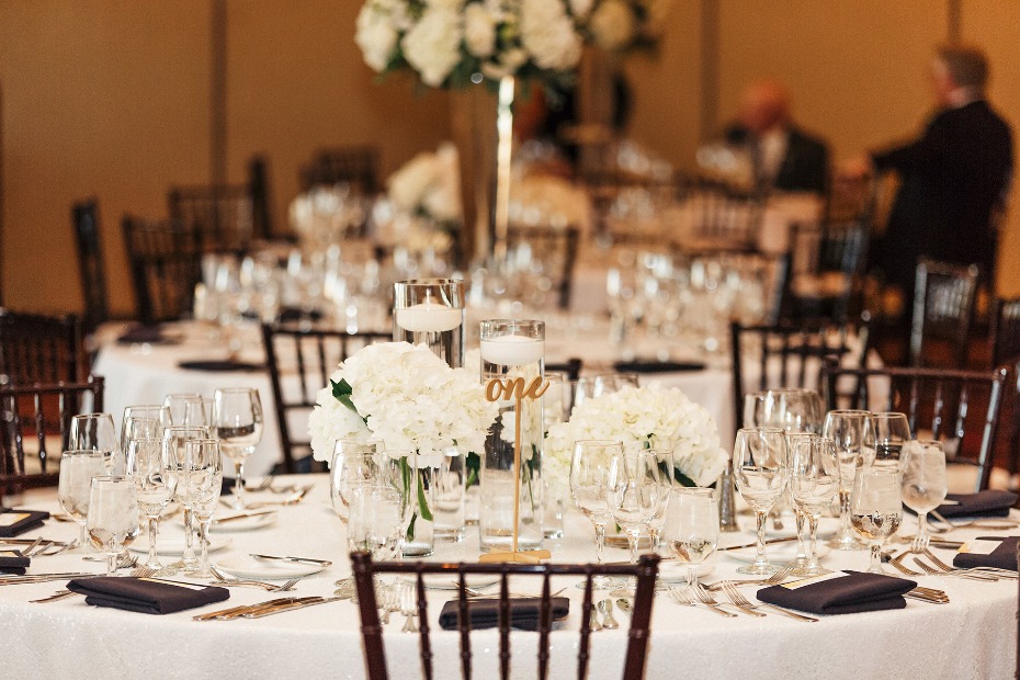 Gold and white table decor