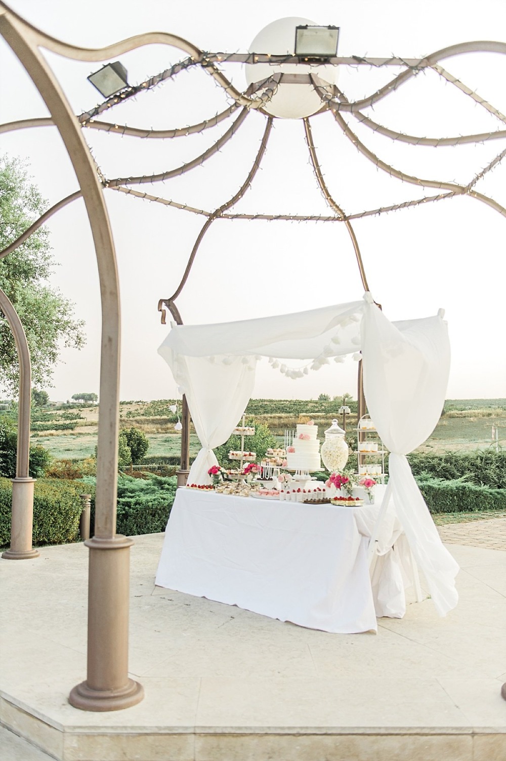 this-sunshine-filled-wedding-is-about