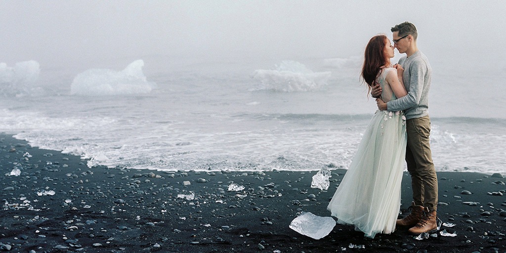 Would You Elope To Iceland If Your Wedding Photos Looked Like This?