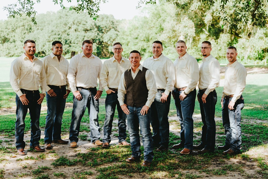 Country wedding look for the groom and his men