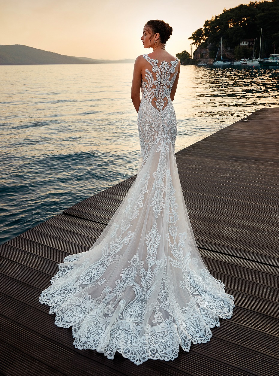 detailed back, beachy wedding gown