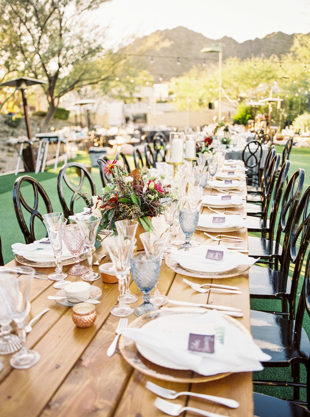 cozy-estate-wedding-with-modern-earthy